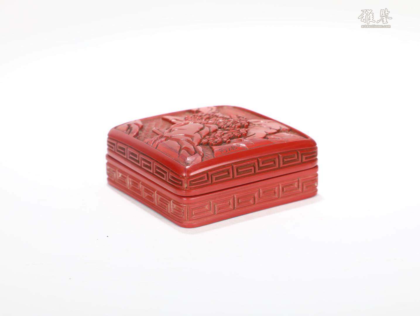 清 是閒款 剔紅香盒
